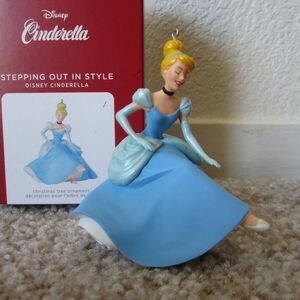 Disney Cinderella Stepping Out in Style 2021 Hallmark ornament